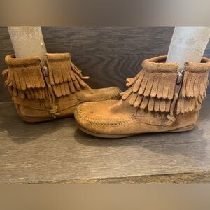 Minnetonka girls moccasins. Size 11 toddler. Great, very gently used condition.